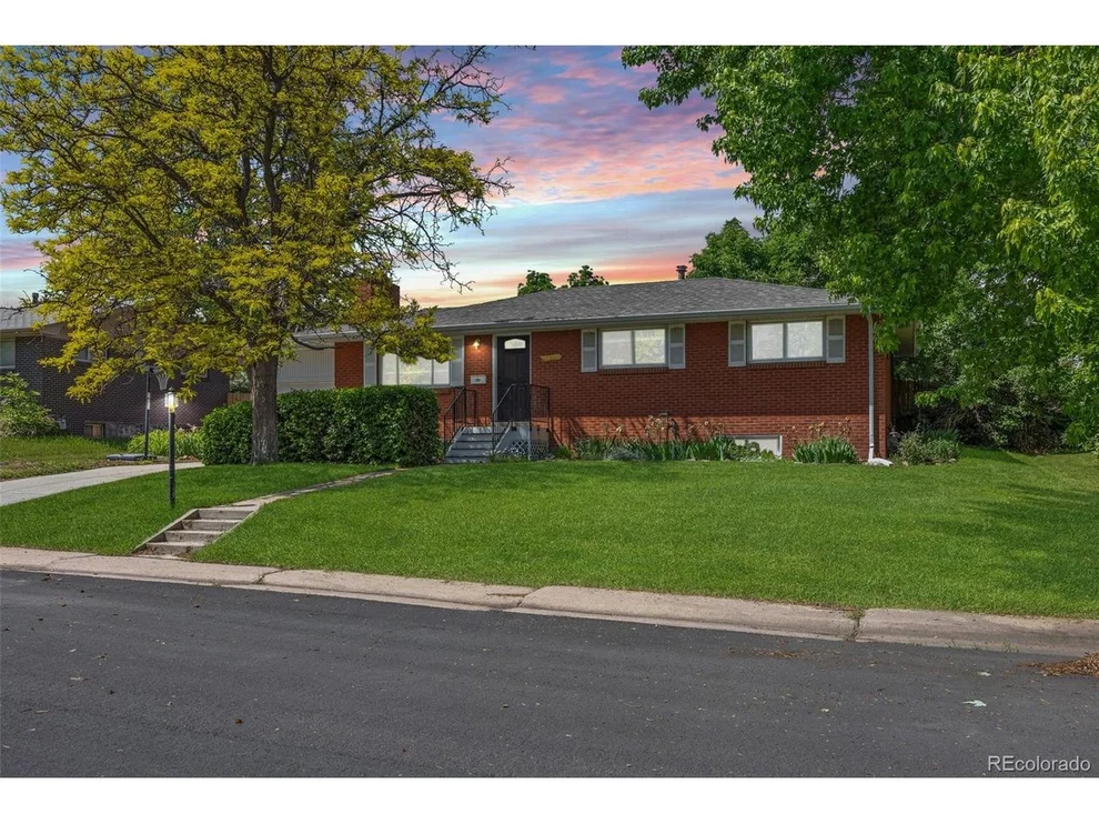 Unit for sale at 6869 S Foresthill St, Littleton, CO 80120