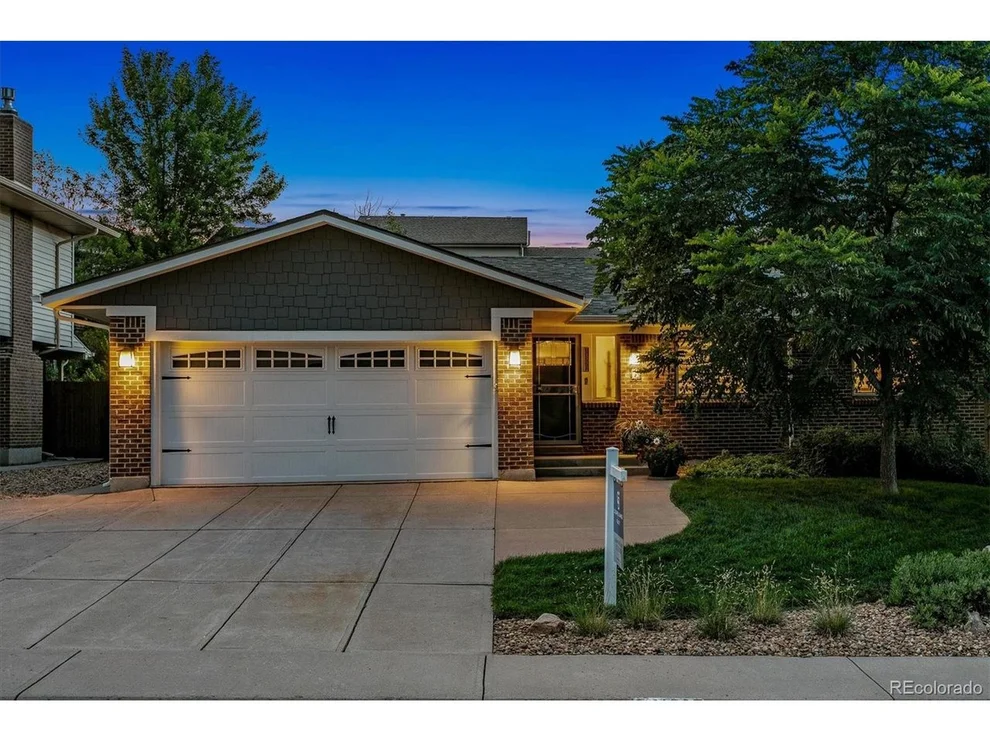 Unit for sale at 11887 W Jewell Dr, Lakewood, CO 80228