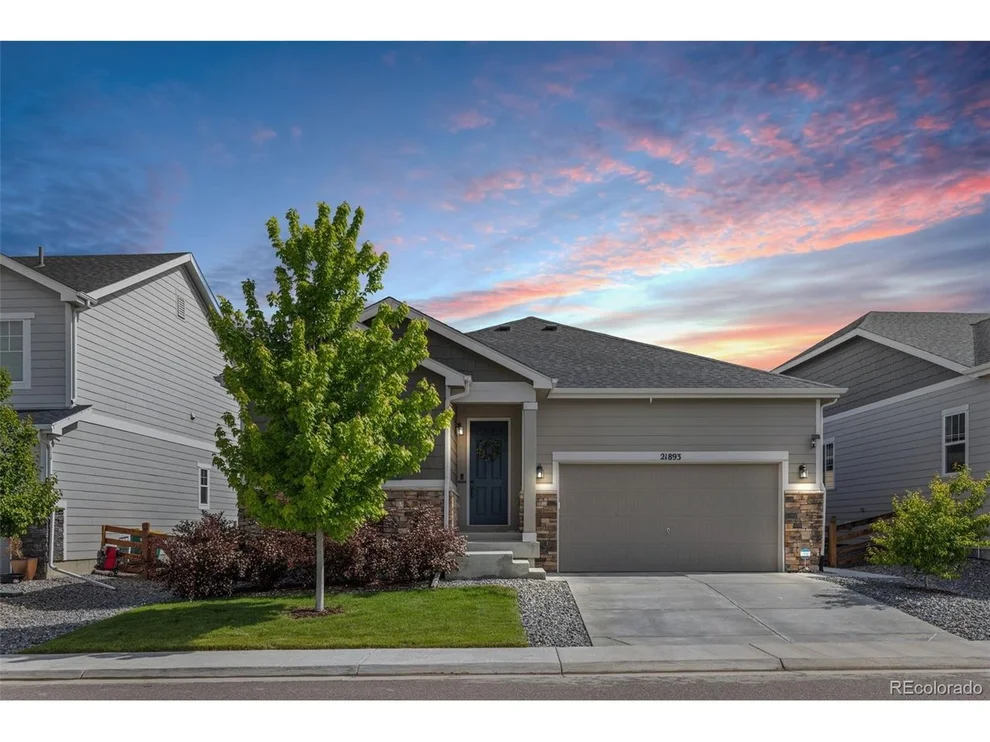 Unit for sale at 21893 E Tufts Cir, Aurora, CO 80015