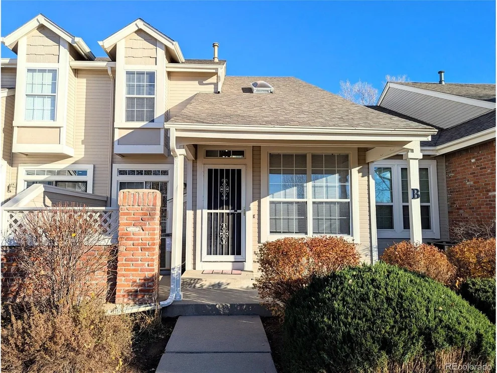 Unit for sale at 2906 W Long Cir, Littleton, CO 80120