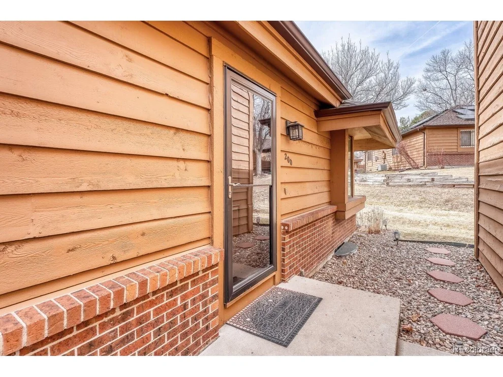 Unit for sale at 200 S Dearborn Cir, Aurora, CO 80012