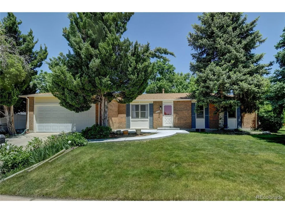Unit for sale at 3102 S Florence Ct, Denver, CO 80231