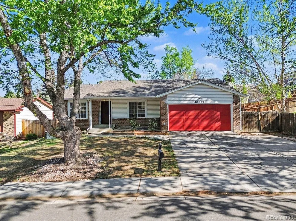 Unit for sale at 18891 E Lehigh Ave, Aurora, CO 80013