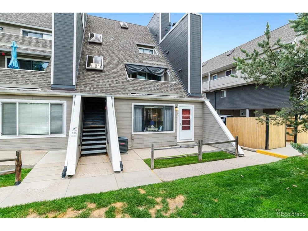 Unit for sale at 5250 S Huron Way, Littleton, CO 80120