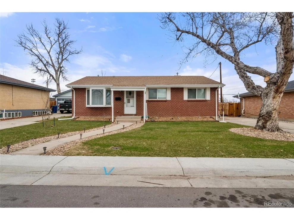 Unit for sale at 3159 W Farmdale Rd, Englewood, CO 80110