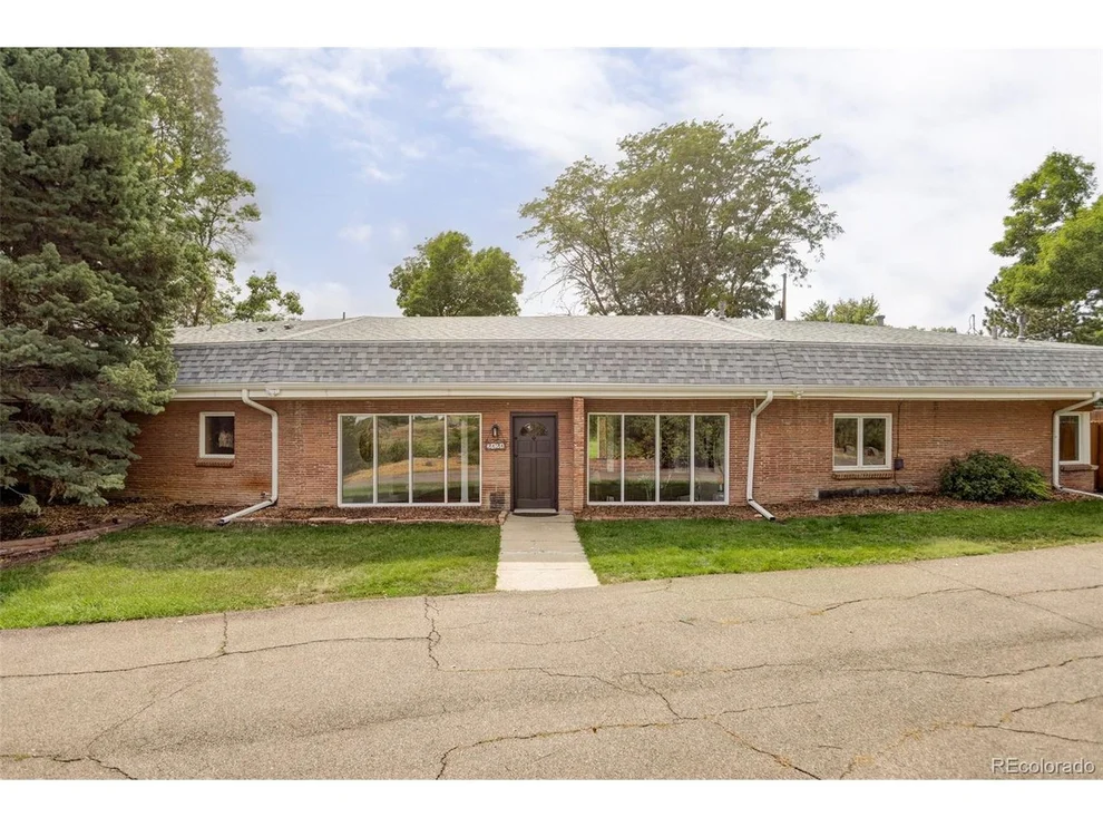 Unit for sale at 2121 Quail Dr, Lakewood, CO 80215