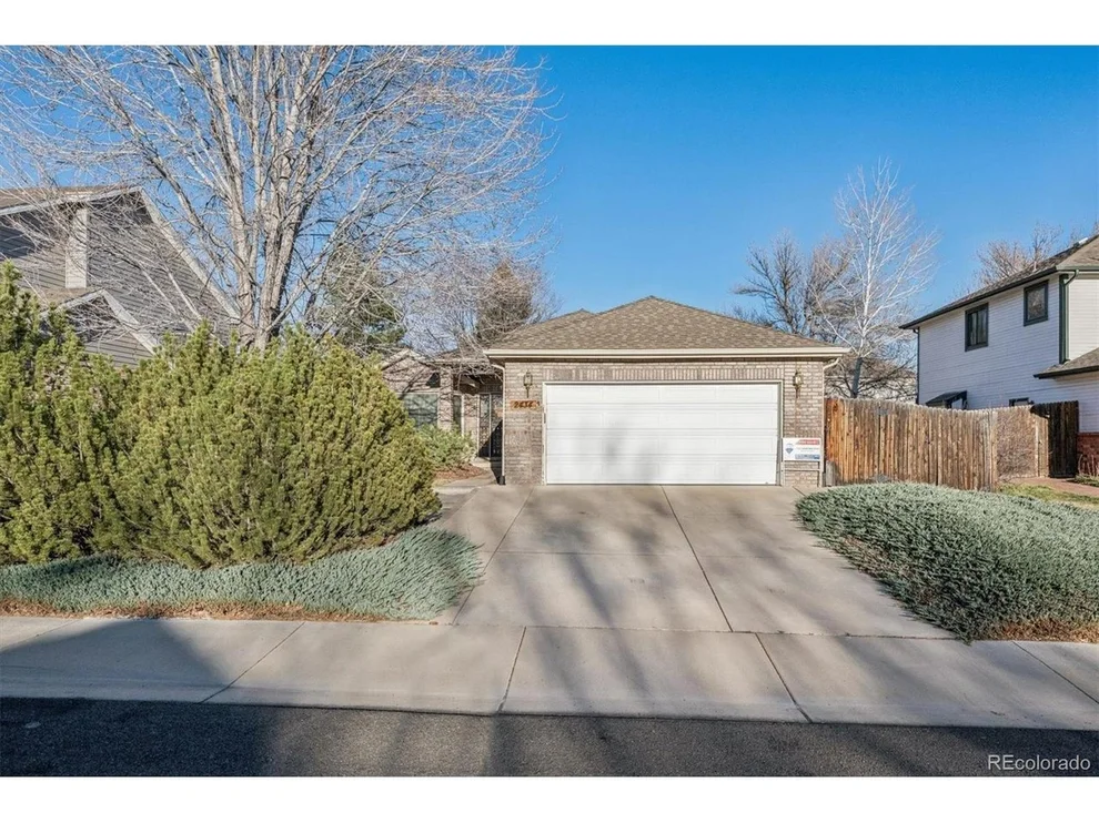 Unit for sale at 2434 Maplewood Cir W, Longmont, CO 80503