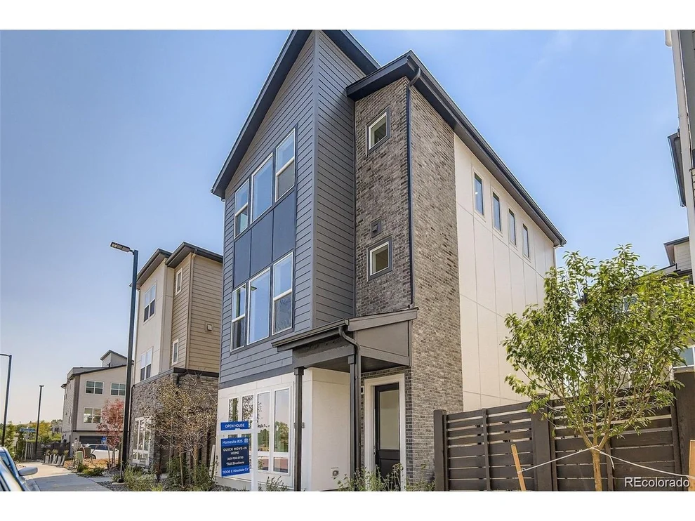 Unit for sale at 11008 E Hinsdale Cir, Englewood, CO 80112