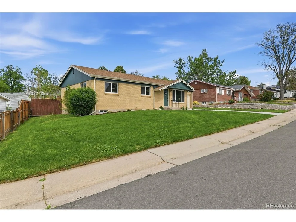 Unit for sale at 4773 S Newton St, Littleton, CO 80123