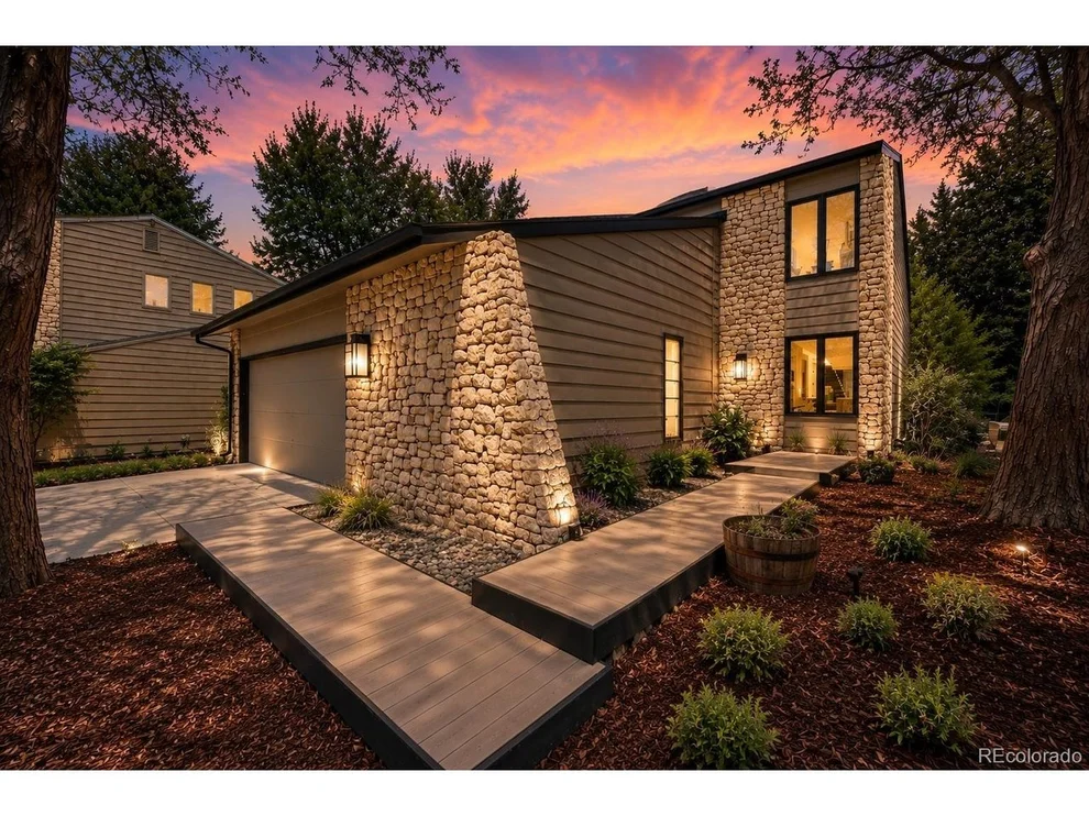 Unit for sale at 1581 W Briarwood Ave, Littleton, CO 80120
