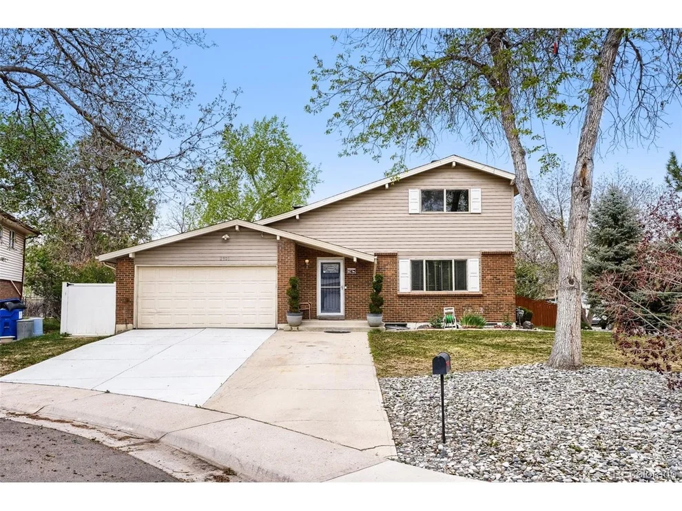 Unit for sale at 8901 W Radcliffe Pl, Littleton, CO 80123