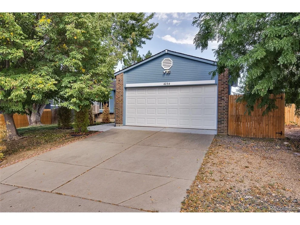 Unit for sale at 4234 S Bahama St, Aurora, CO 80013