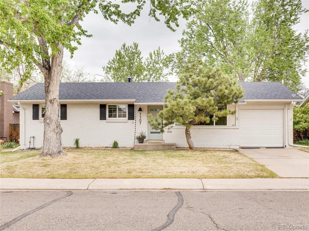 Unit for sale at 7107 E Wyoming Pl, Denver, CO 80224