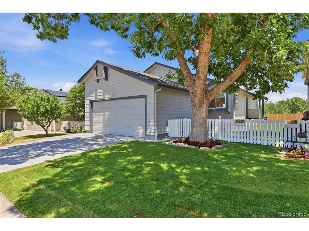 Unit for sale at 9600 Pendleton Dr, Highlands Ranch, CO 80126
