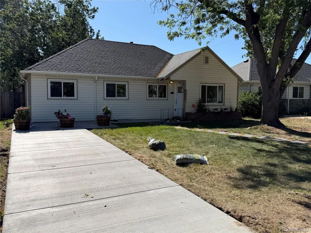 Unit for sale at 5040 Elm Ct, Denver, CO 80221