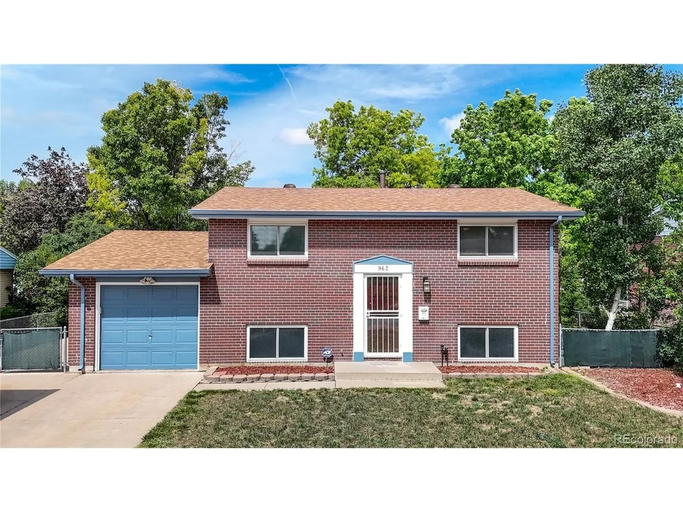 Unit for sale at 963 S Jamaica St, Aurora, CO 80012