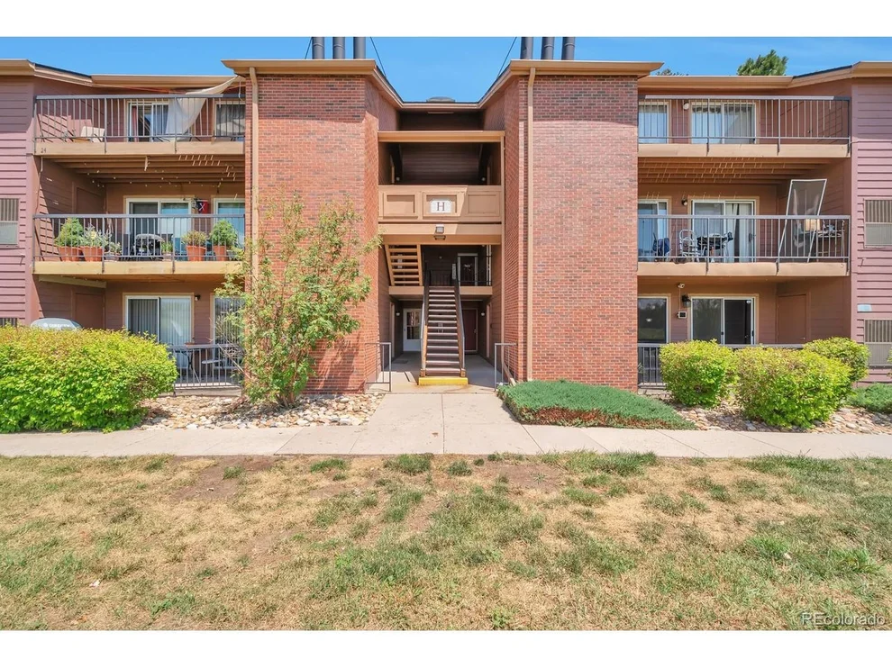 Unit for sale at 4899 S Dudley St, Littleton, CO 80123