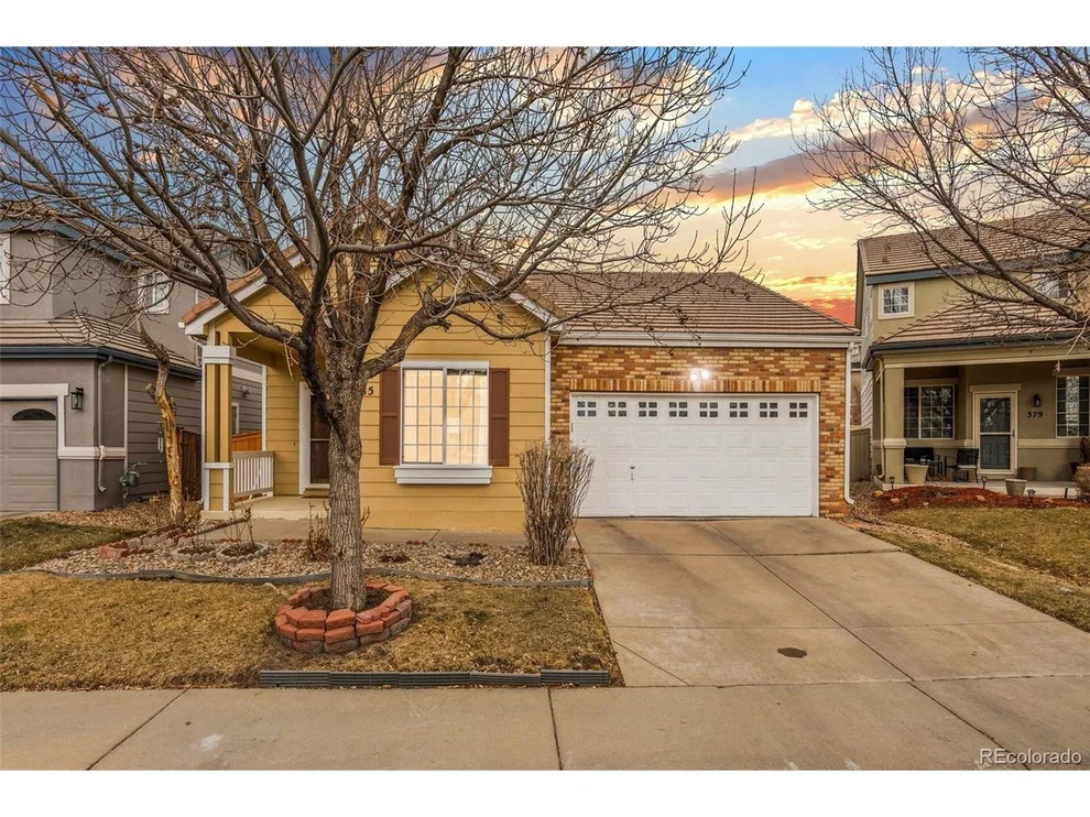 Unit for sale at 385 Ivory Cir, Aurora, CO 80011