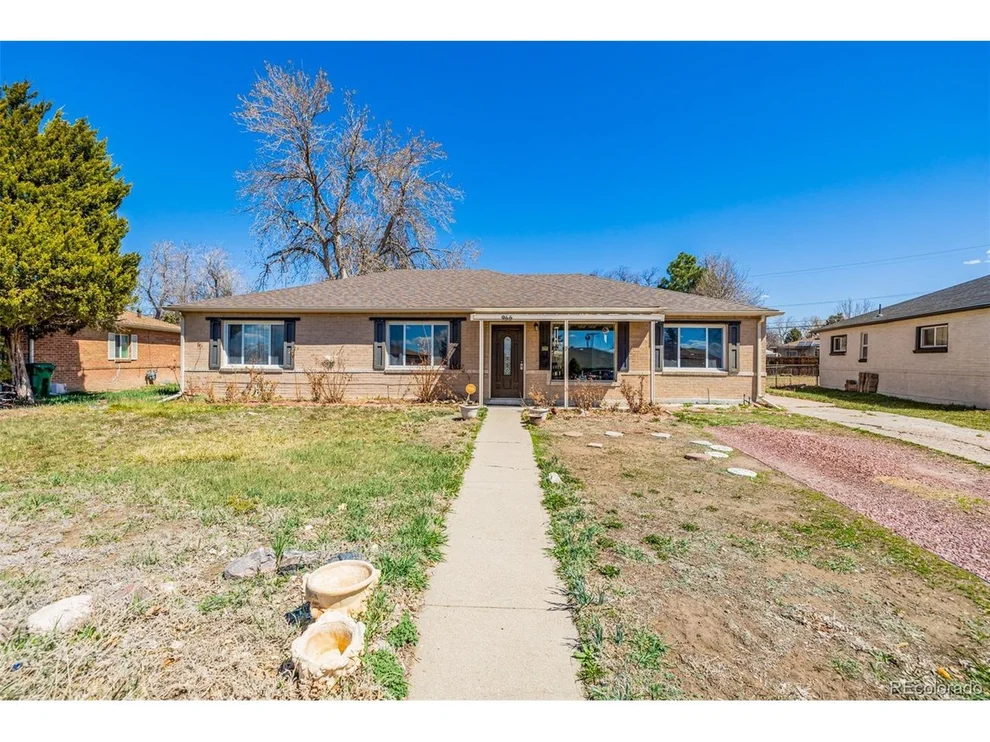Unit for sale at 966 Quari Ct, Aurora, CO 80011