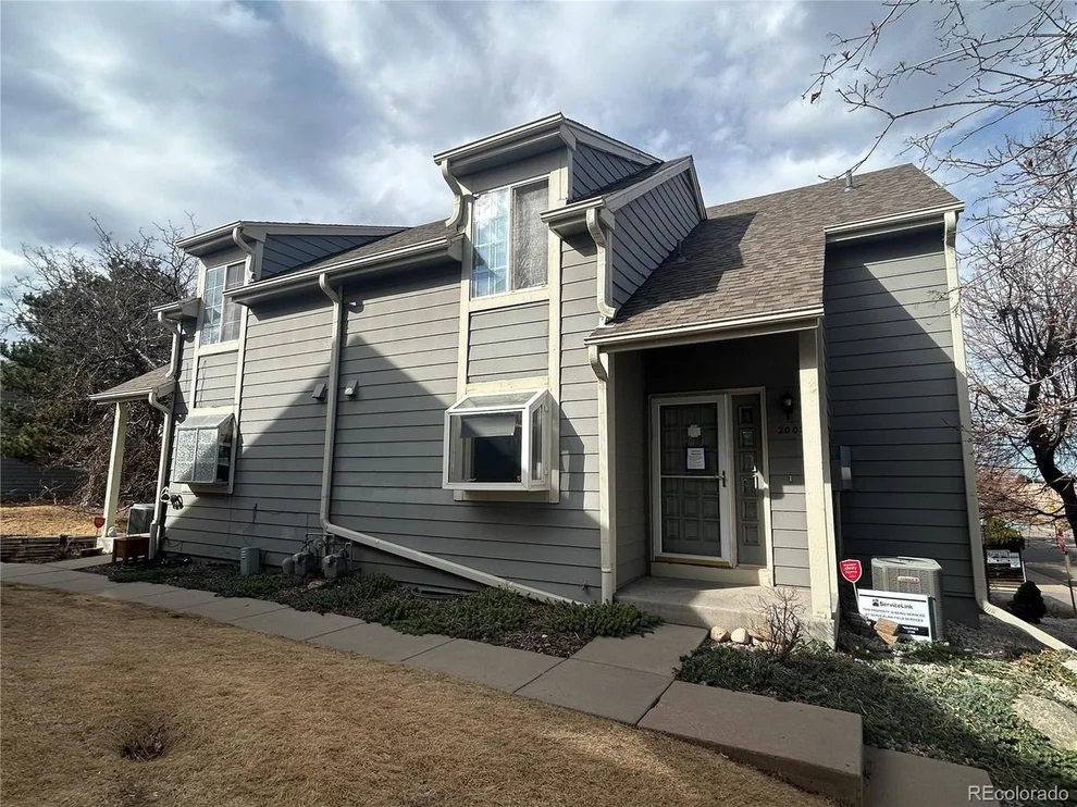 Unit for sale at 2002 S Worchester Way, Aurora, CO 80014