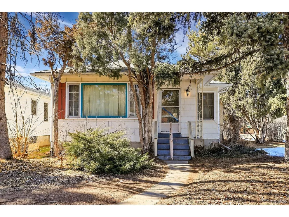 Unit for sale at 3001 S Marion St, Englewood, CO 80113