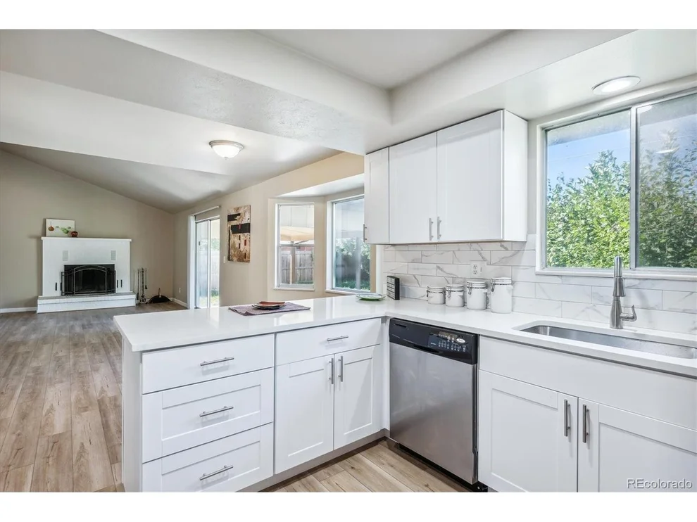 Unit for sale at 3091 S Fulton Ct, Denver, CO 80231