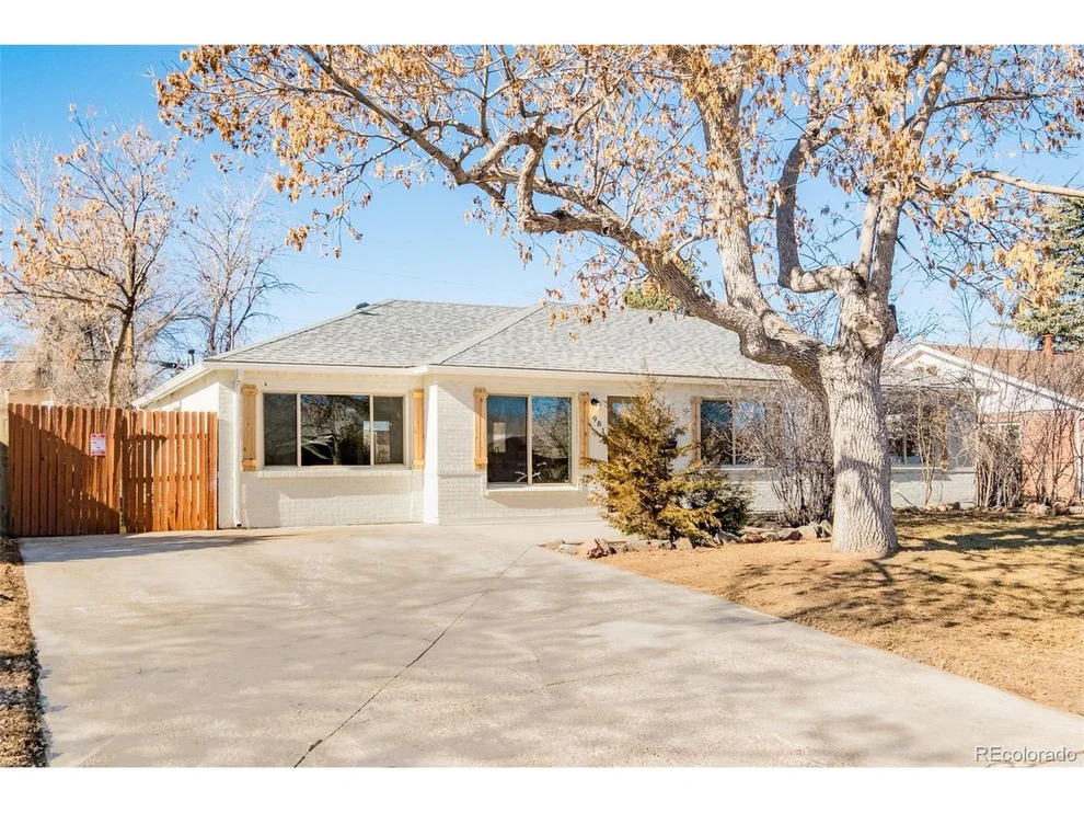 Unit for sale at 981 Tucson St, Aurora, CO 80011