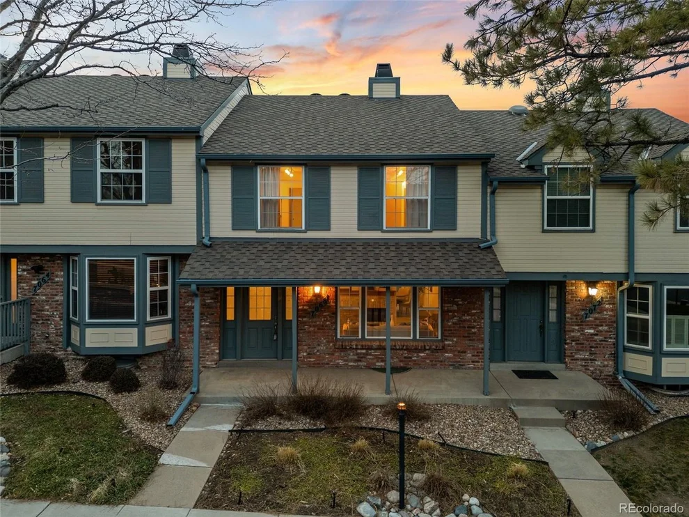 Unit for sale at 7068 E Briarwood Dr, Centennial, CO 80112