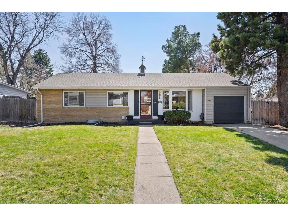 Unit for sale at 5698 E Greenwood Pl, Denver, CO 80222