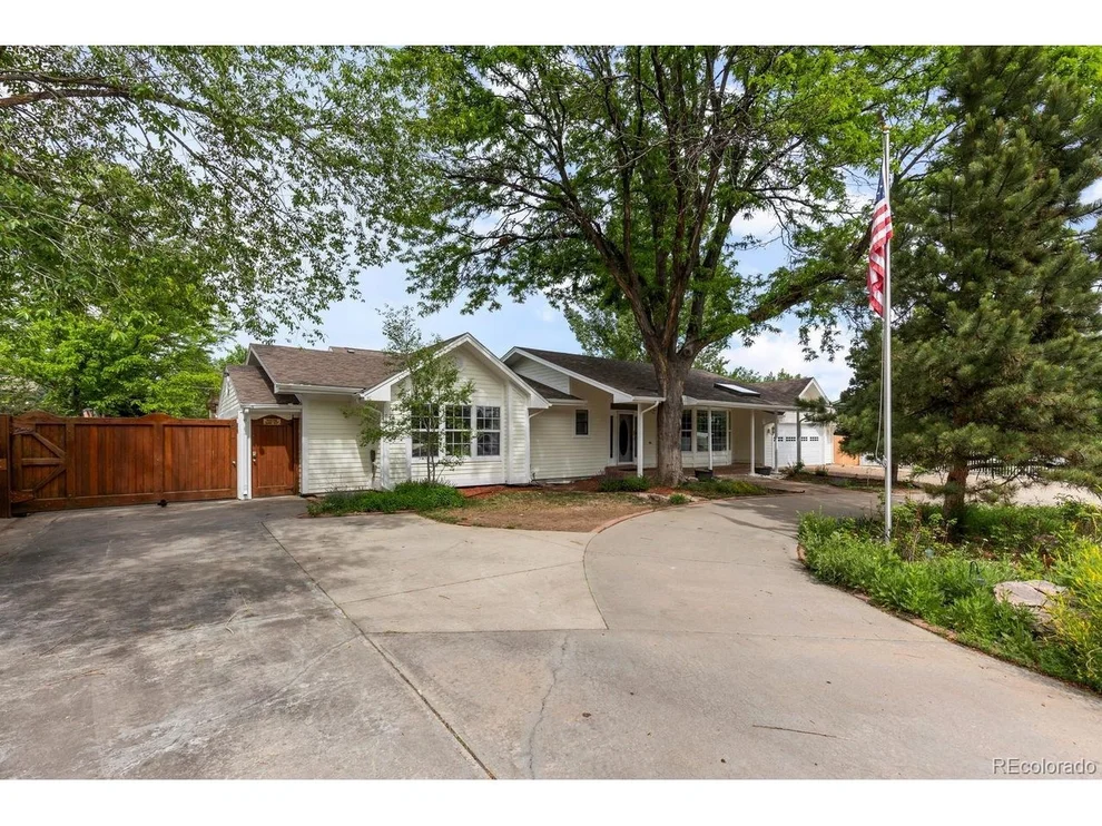 Unit for sale at 8027 S Dover St, Littleton, CO 80128