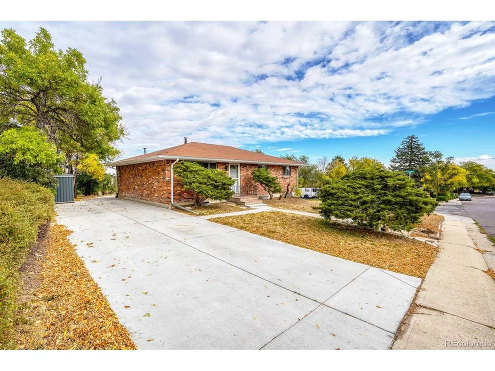 Unit for sale at 131 Marigold Dr, Denver, CO 80221