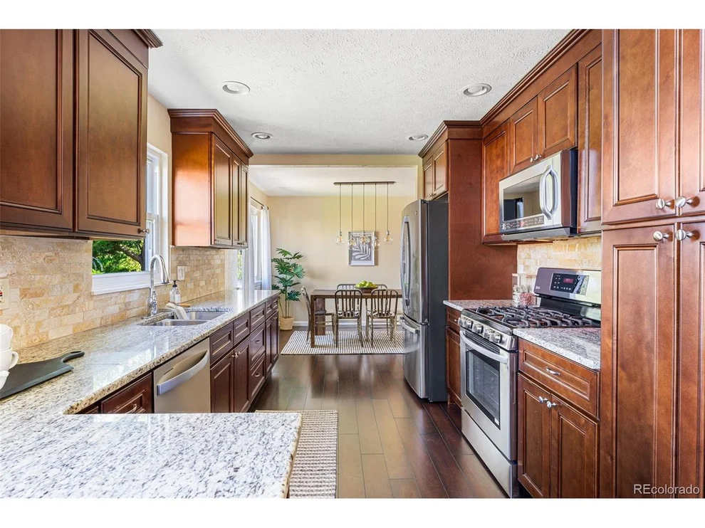 Unit for sale at 470 S Kingston Cir, Aurora, CO 80012