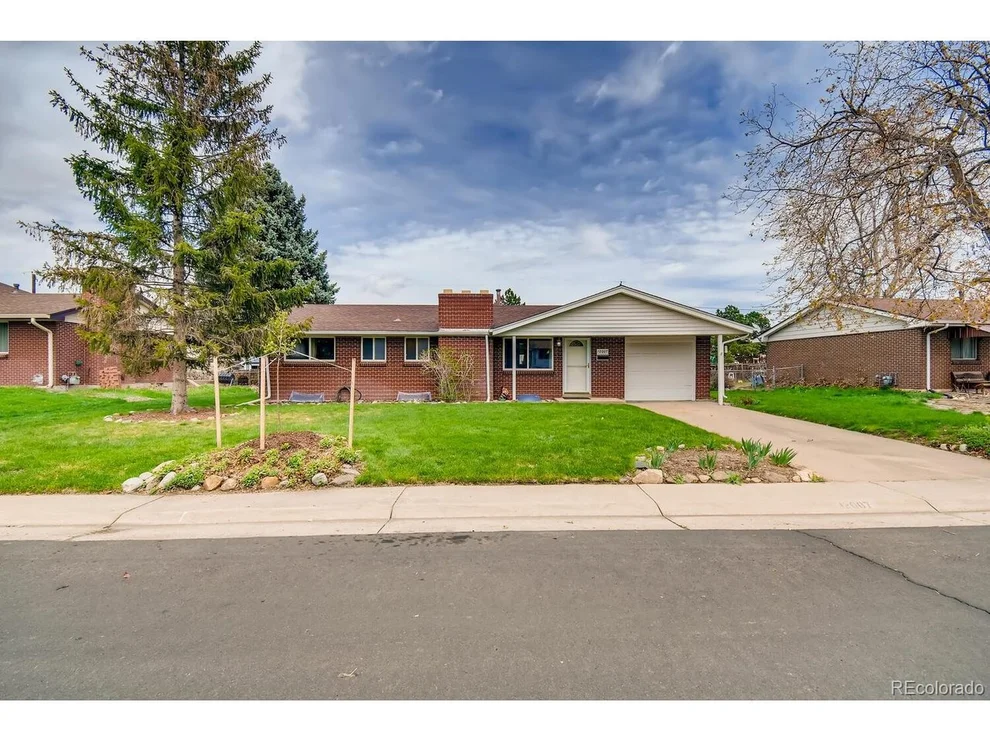 Unit for sale at 12007 E Arizona Dr, Aurora, CO 80012