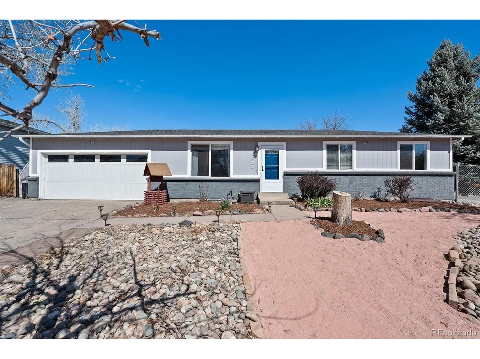 Unit for sale at 2837 S Olathe Way, Aurora, CO 80013