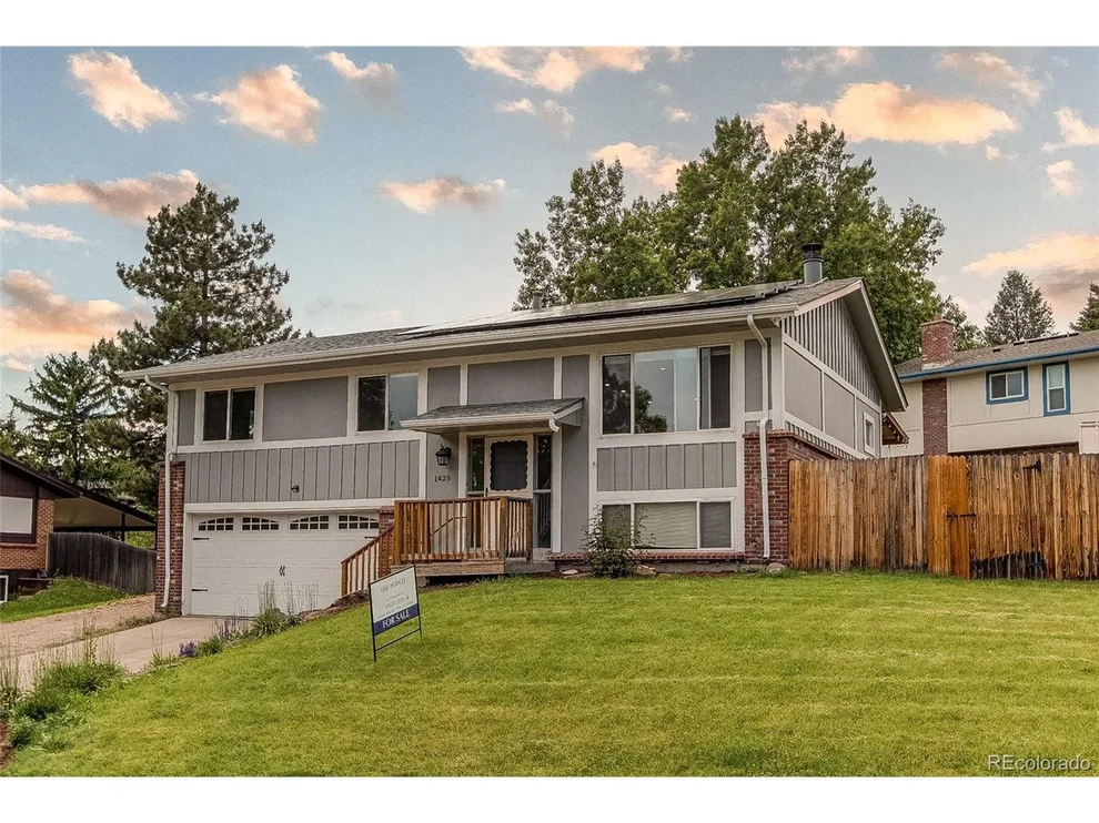 Unit for sale at 1425 S Welch Cir, Lakewood, CO 80228