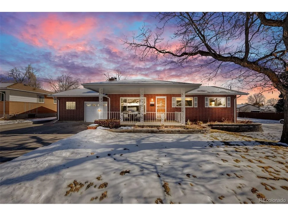 Unit for sale at 2994 S Winona Ct, Denver, CO 80236