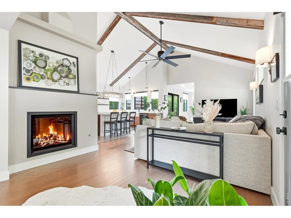 Unit for sale at 501 S Longmont Ave, Lafayette, CO 80026