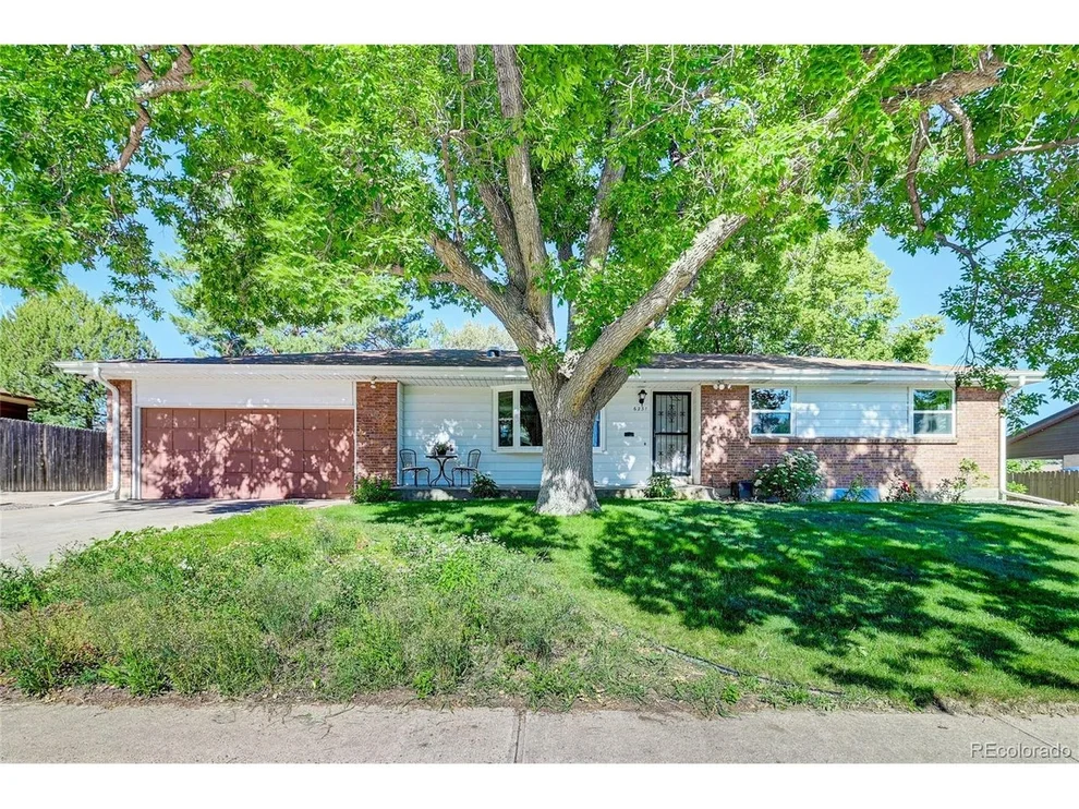 Unit for sale at 6231 S Logan Ct, Centennial, CO 80121