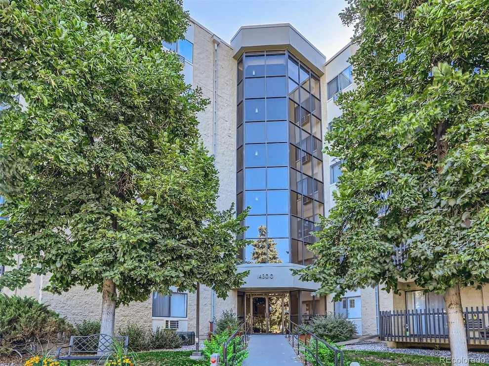 Unit for sale at 14300 E Marina Dr, Aurora, CO 80014