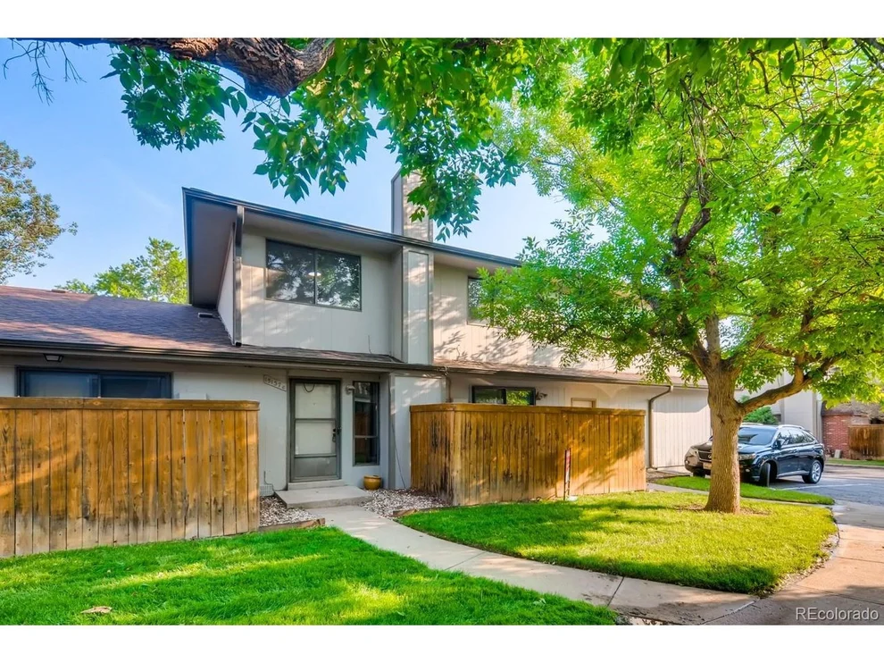 Unit for sale at 15137 E Louisiana Dr, Aurora, CO 80012
