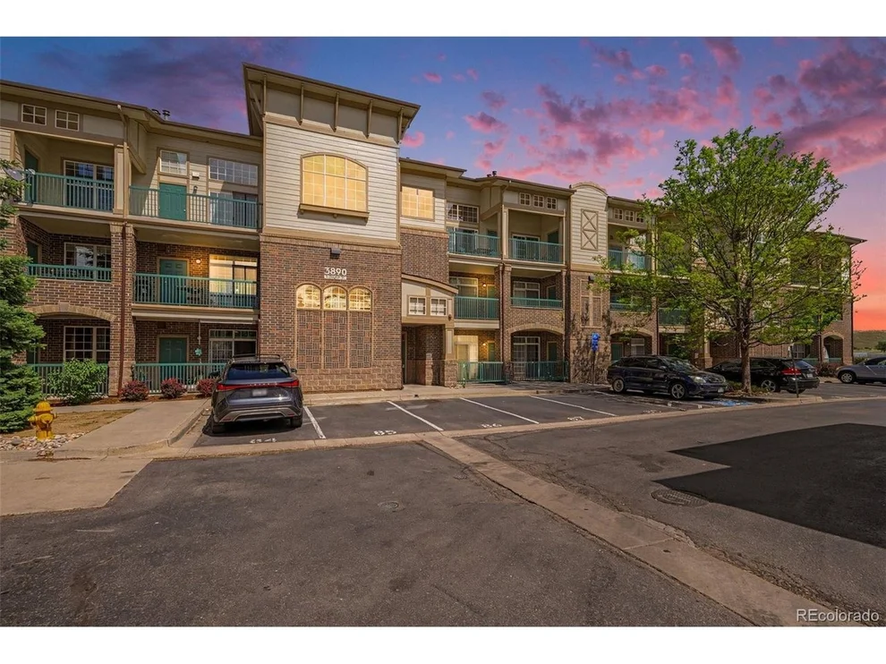 Unit for sale at 3890 S Dayton St, Aurora, CO 80014