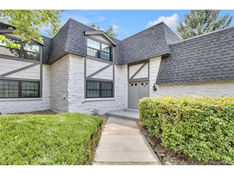Unit for sale at 3511 S Hillcrest Dr, Denver, CO 80237