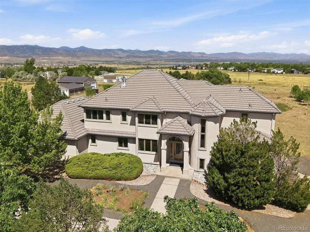 Unit for sale at 6719 Lakeside Cir, Littleton, CO 80125