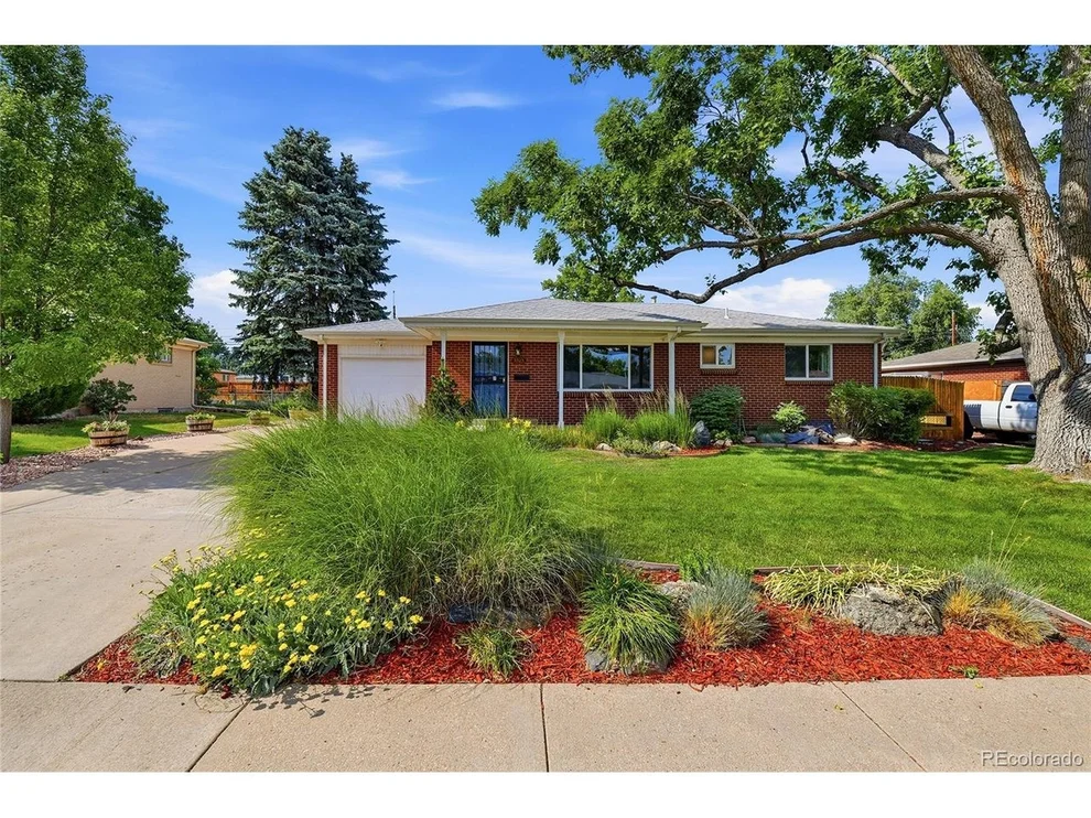 Unit for sale at 3323 W Monmouth Ave, Englewood, CO 80110