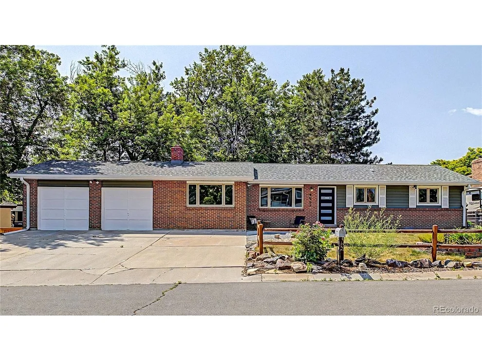 Unit for sale at 4667 Badger Ln, Littleton, CO 80127