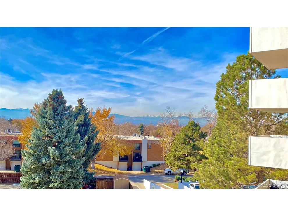 Unit for sale at 2880 S Locust St, Denver, CO 80222