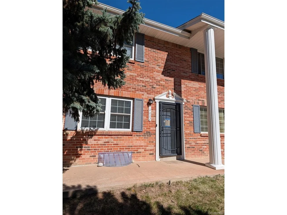 Unit for sale at 14002 E Utah Cir, Aurora, CO 80012