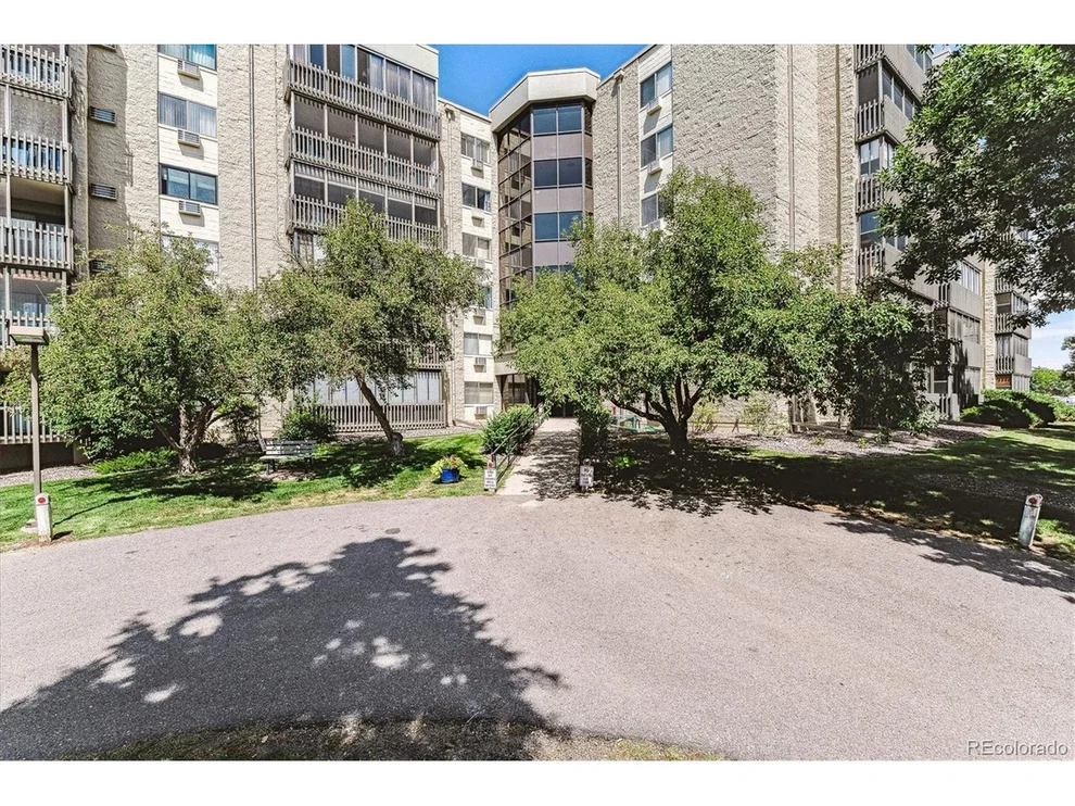 Unit for sale at 14390 E Marina Dr, Aurora, CO 80014