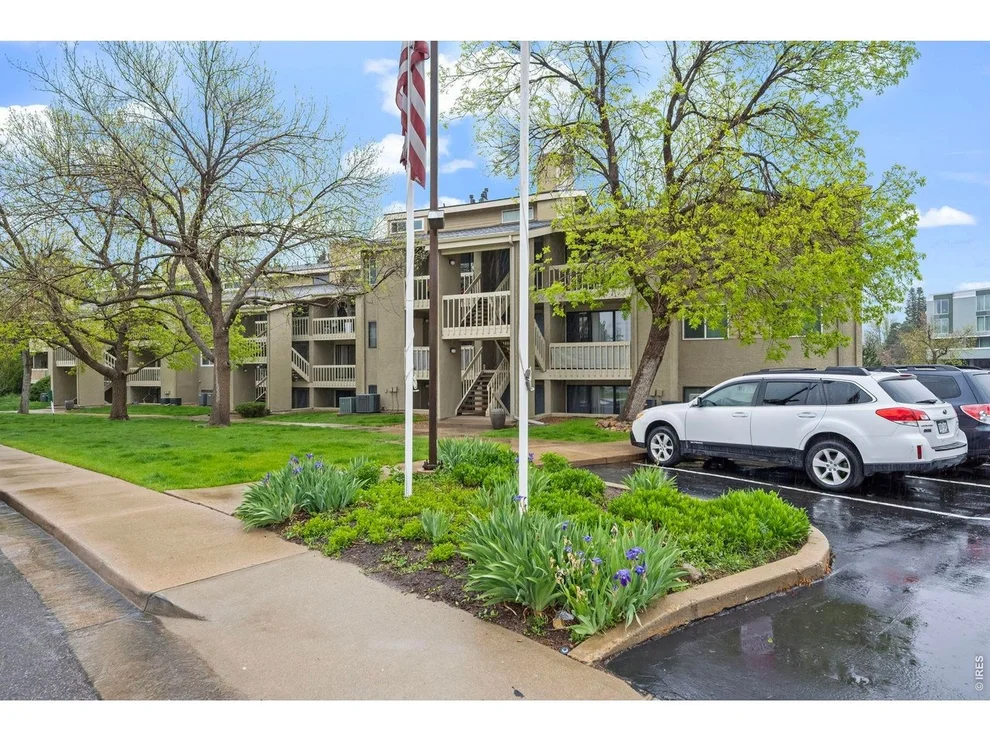 Unit for sale at 60 S Boulder Cir, Boulder, CO 80303