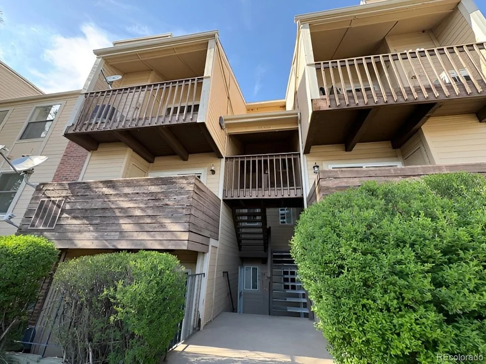 Unit for sale at 15350 E Arizona Ave, Aurora, CO 80017